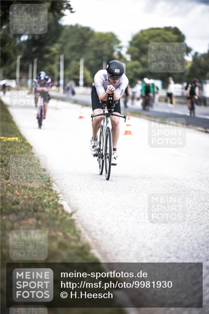 16.08.2026 - KN Förde Triathlon 2026 H.Heesch http://msf.ph/oto/9981930 16.08.2026 12:51:53 Radfahren 362, 510, 552, 557, 703 meine-sportfotos.de