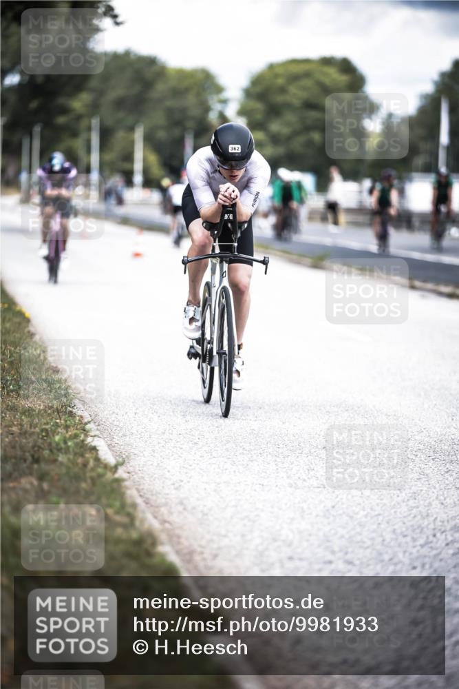 16.08.2026 - KN Förde Triathlon 2026 H.Heesch http://msf.ph/oto/9981933 16.08.2026 12:51:53 Radfahren 362, 510, 552, 557, 703 meine-sportfotos.de