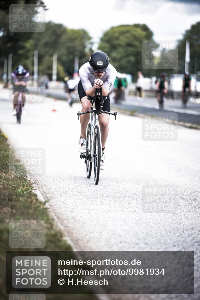 16.08.2026 - KN Förde Triathlon 2026 H.Heesch http://msf.ph/oto/9981934 16.08.2026 12:51:53 Radfahren 362, 510, 552, 557, 703 meine-sportfotos.de