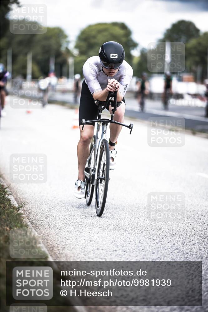 16.08.2026 - KN Förde Triathlon 2026 H.Heesch http://msf.ph/oto/9981939 16.08.2026 12:51:53 Radfahren 362, 510, 552, 557, 703 meine-sportfotos.de