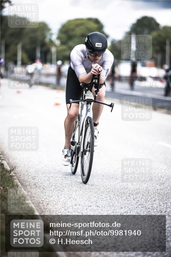 16.08.2026 - KN Förde Triathlon 2026 H.Heesch http://msf.ph/oto/9981940 16.08.2026 12:51:53 Radfahren 362, 510, 552, 557, 703 meine-sportfotos.de