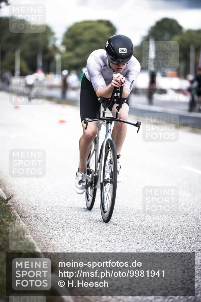16.08.2026 - KN Förde Triathlon 2026 H.Heesch http://msf.ph/oto/9981941 16.08.2026 12:51:53 Radfahren 362, 510, 552, 557, 703 meine-sportfotos.de