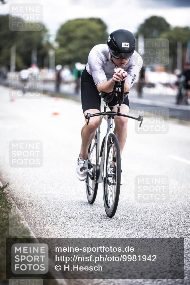 16.08.2026 - KN Förde Triathlon 2026 H.Heesch http://msf.ph/oto/9981942 16.08.2026 12:51:53 Radfahren 362, 510, 552, 557, 703 meine-sportfotos.de
