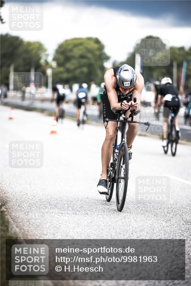16.08.2026 - KN Förde Triathlon 2026 H.Heesch http://msf.ph/oto/9981963 16.08.2026 12:51:56 Radfahren 362, 510, 552, 703 meine-sportfotos.de