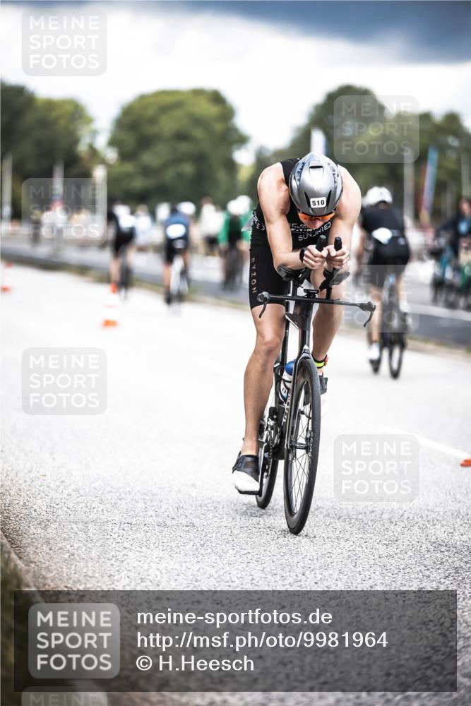 16.08.2026 - KN Förde Triathlon 2026 H.Heesch http://msf.ph/oto/9981964 16.08.2026 12:51:57 Radfahren 510, 552, 703 meine-sportfotos.de