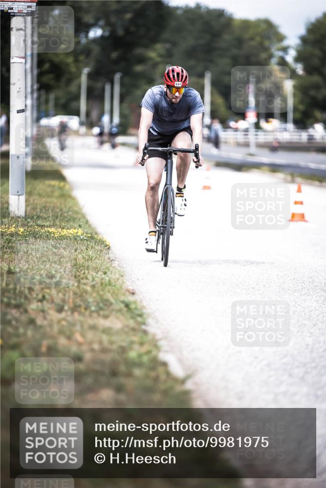 16.08.2026 - KN Förde Triathlon 2026 H.Heesch http://msf.ph/oto/9981975 16.08.2026 12:52:10 Radfahren 505, 531 meine-sportfotos.de