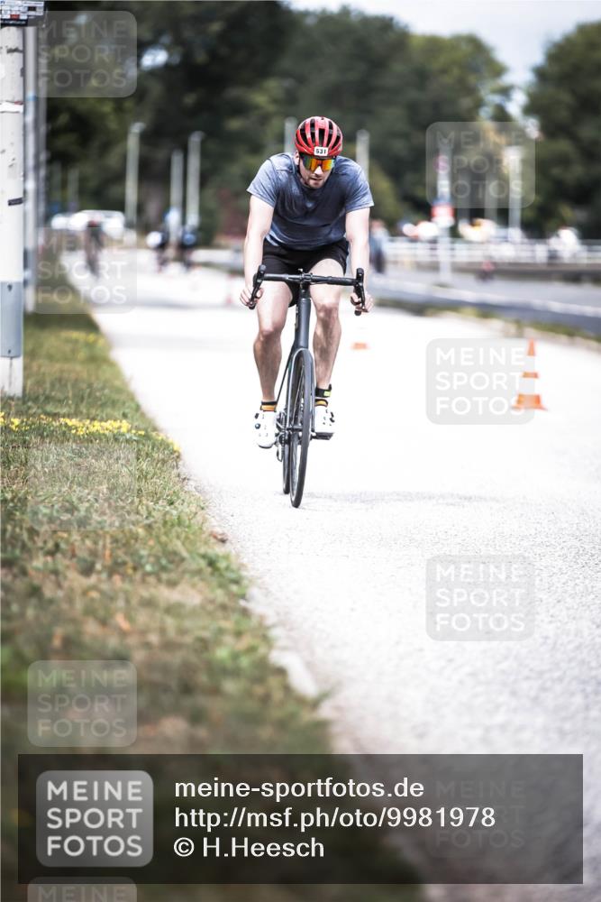 16.08.2026 - KN Förde Triathlon 2026 H.Heesch http://msf.ph/oto/9981978 16.08.2026 12:52:10 Radfahren 505, 531 meine-sportfotos.de