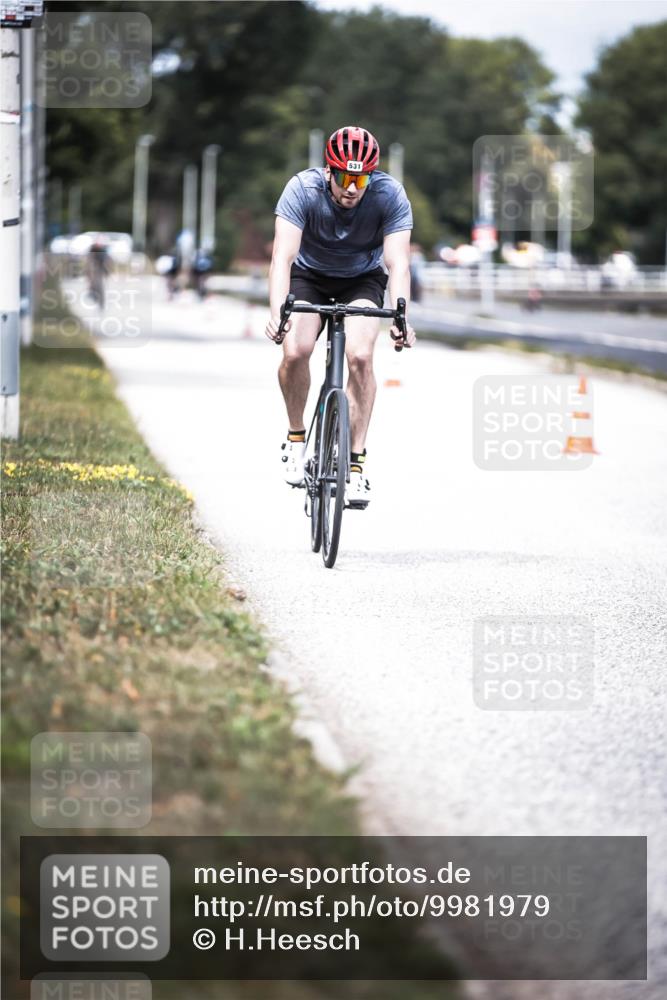 16.08.2026 - KN Förde Triathlon 2026 H.Heesch http://msf.ph/oto/9981979 16.08.2026 12:52:10 Radfahren 505, 531 meine-sportfotos.de