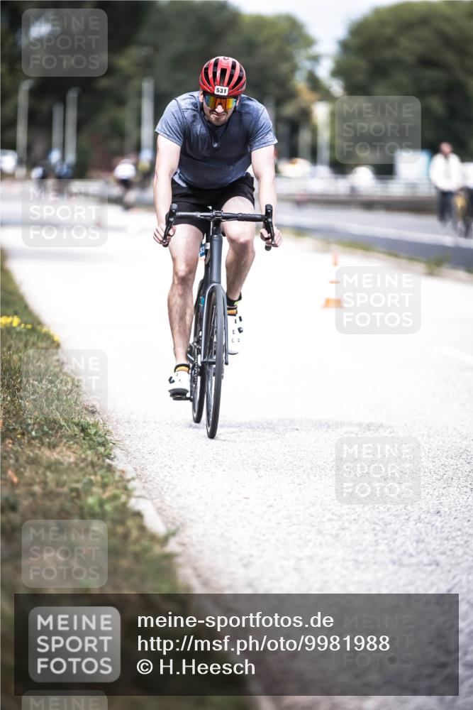 16.08.2026 - KN Förde Triathlon 2026 H.Heesch http://msf.ph/oto/9981988 16.08.2026 12:52:10 Radfahren 505, 531 meine-sportfotos.de