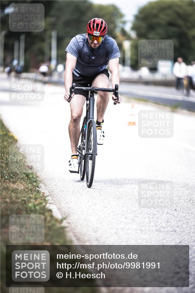 16.08.2026 - KN Förde Triathlon 2026 H.Heesch http://msf.ph/oto/9981991 16.08.2026 12:52:11 Radfahren 531, 708 meine-sportfotos.de