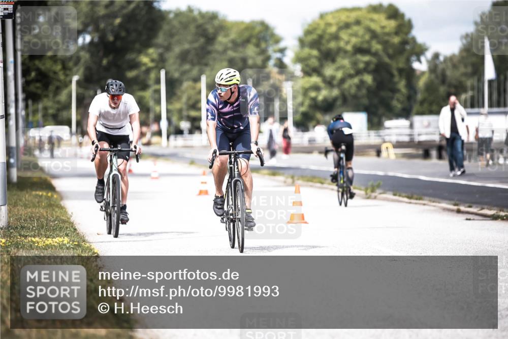 16.08.2026 - KN Förde Triathlon 2026 H.Heesch http://msf.ph/oto/9981993 16.08.2026 12:52:36 Radfahren 532, 533, 558 meine-sportfotos.de