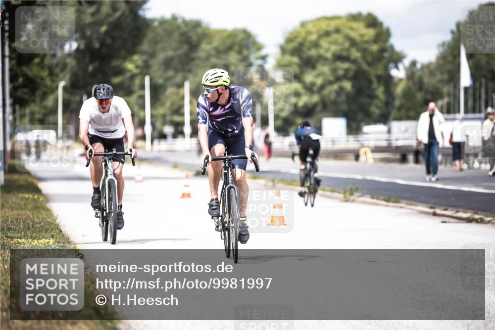 16.08.2026 - KN Förde Triathlon 2026 H.Heesch http://msf.ph/oto/9981997 16.08.2026 12:52:36 Radfahren 532, 533, 558 meine-sportfotos.de
