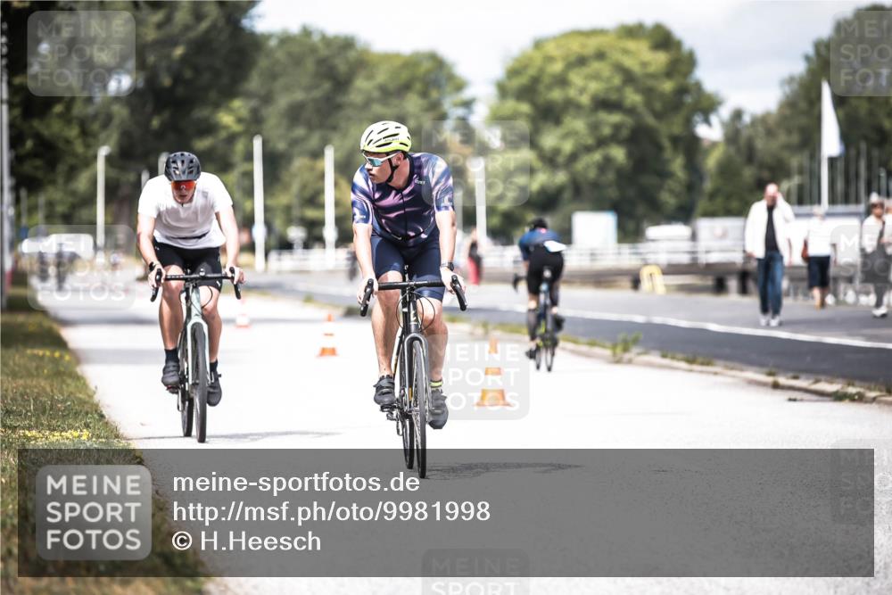 16.08.2026 - KN Förde Triathlon 2026 H.Heesch http://msf.ph/oto/9981998 16.08.2026 12:52:36 Radfahren 532, 533, 558 meine-sportfotos.de