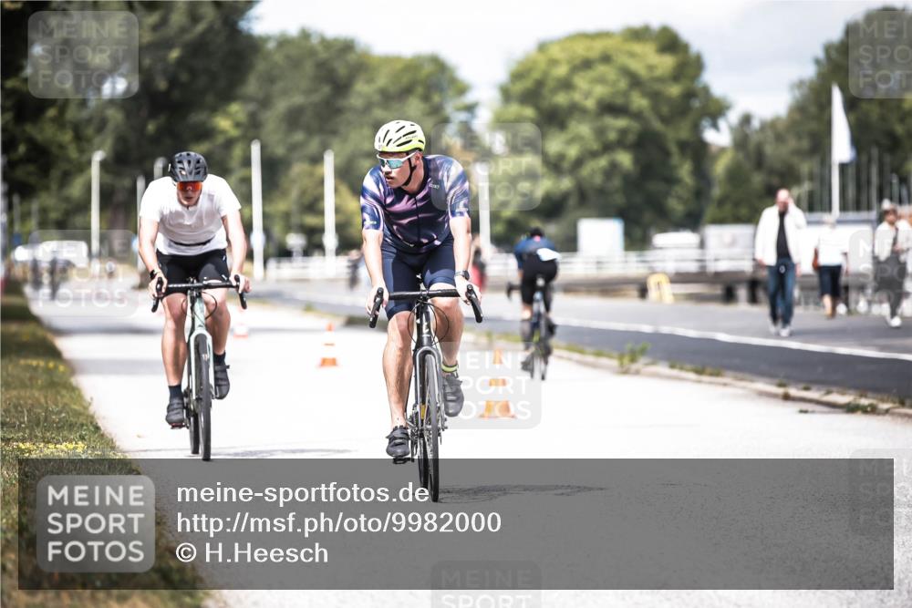 16.08.2026 - KN Förde Triathlon 2026 H.Heesch http://msf.ph/oto/9982000 16.08.2026 12:52:37 Radfahren 532, 533, 558 meine-sportfotos.de