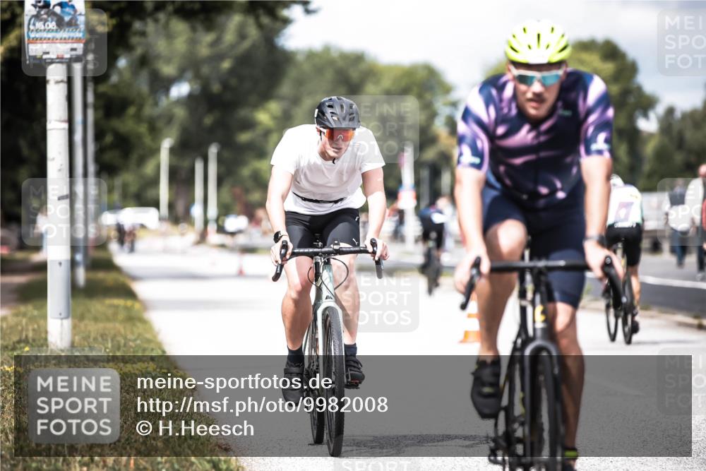 16.08.2026 - KN Förde Triathlon 2026 H.Heesch http://msf.ph/oto/9982008 16.08.2026 12:52:38 Radfahren 532, 533, 558 meine-sportfotos.de