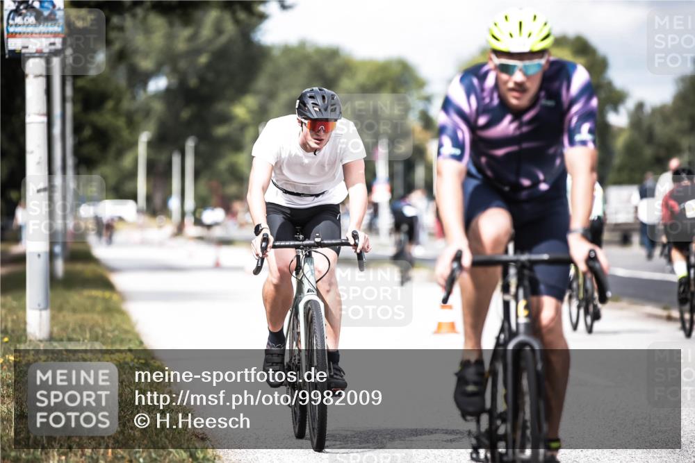 16.08.2026 - KN Förde Triathlon 2026 H.Heesch http://msf.ph/oto/9982009 16.08.2026 12:52:38 Radfahren 532, 533, 558 meine-sportfotos.de