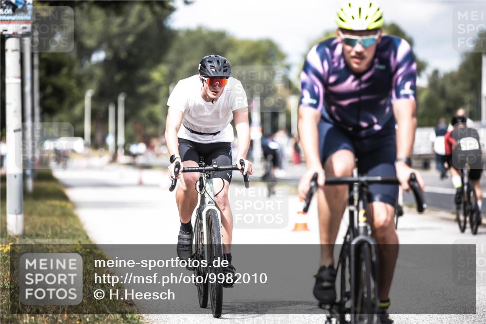 16.08.2026 - KN Förde Triathlon 2026 H.Heesch http://msf.ph/oto/9982010 16.08.2026 12:52:38 Radfahren 532, 533, 558 meine-sportfotos.de