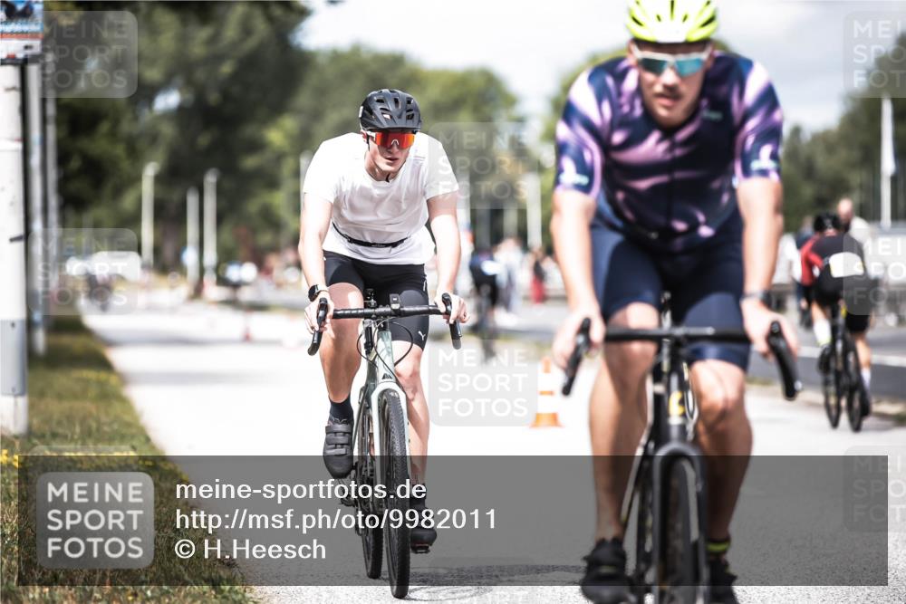 16.08.2026 - KN Förde Triathlon 2026 H.Heesch http://msf.ph/oto/9982011 16.08.2026 12:52:38 Radfahren 532, 533, 558 meine-sportfotos.de