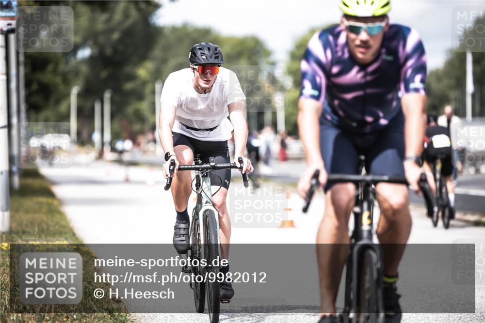 16.08.2026 - KN Förde Triathlon 2026 H.Heesch http://msf.ph/oto/9982012 16.08.2026 12:52:38 Radfahren 532, 533, 558 meine-sportfotos.de