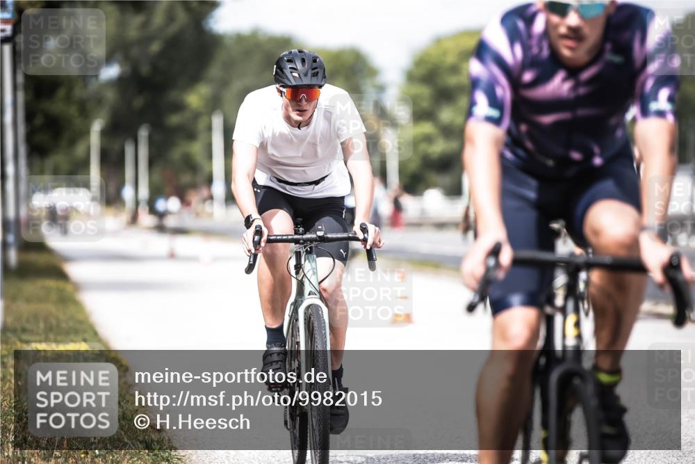 16.08.2026 - KN Förde Triathlon 2026 H.Heesch http://msf.ph/oto/9982015 16.08.2026 12:52:38 Radfahren 532, 533, 558 meine-sportfotos.de