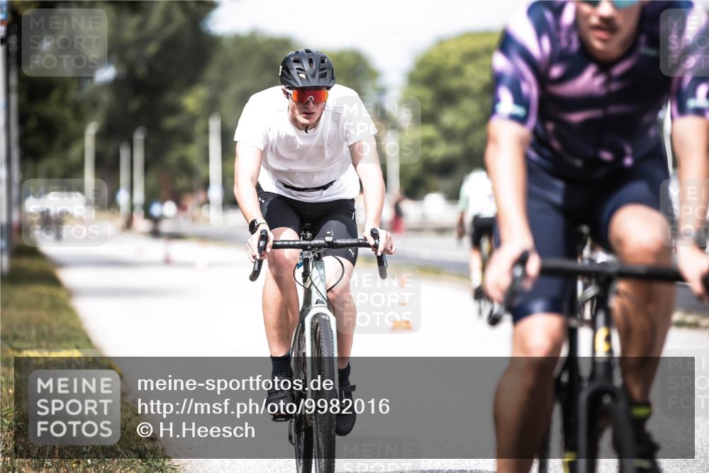 16.08.2026 - KN Förde Triathlon 2026 H.Heesch http://msf.ph/oto/9982016 16.08.2026 12:52:38 Radfahren 532, 533, 558 meine-sportfotos.de