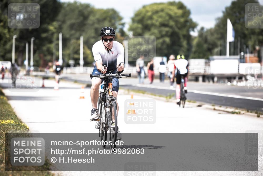 16.08.2026 - KN Förde Triathlon 2026 H.Heesch http://msf.ph/oto/9982063 16.08.2026 12:52:59 Radfahren 502, 538, 548, 587 meine-sportfotos.de