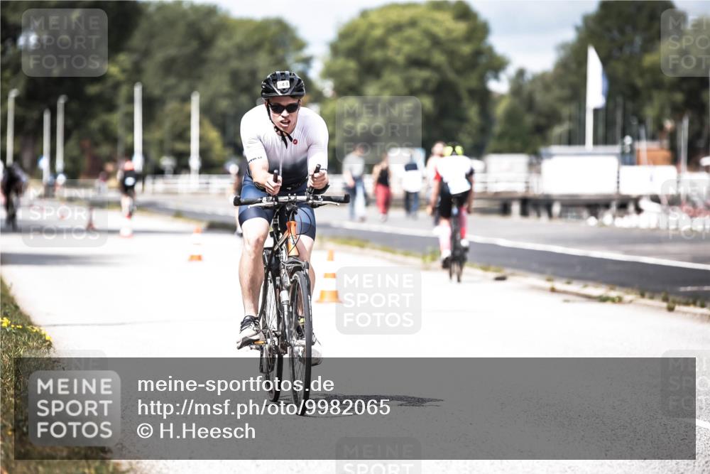 16.08.2026 - KN Förde Triathlon 2026 H.Heesch http://msf.ph/oto/9982065 16.08.2026 12:52:59 Radfahren 502, 538, 548, 587 meine-sportfotos.de