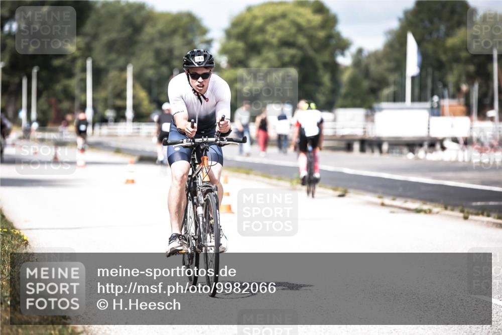 16.08.2026 - KN Förde Triathlon 2026 H.Heesch http://msf.ph/oto/9982066 16.08.2026 12:52:59 Radfahren 502, 538, 548, 587 meine-sportfotos.de