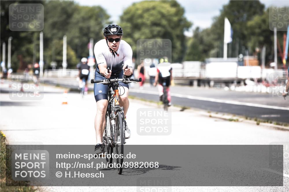 16.08.2026 - KN Förde Triathlon 2026 H.Heesch http://msf.ph/oto/9982068 16.08.2026 12:52:59 Radfahren 502, 538, 548, 587 meine-sportfotos.de