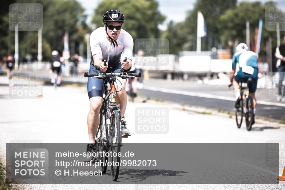 16.08.2026 - KN Förde Triathlon 2026 H.Heesch http://msf.ph/oto/9982073 16.08.2026 12:53:00 Radfahren 502, 535, 538, 548, 587, 733 meine-sportfotos.de