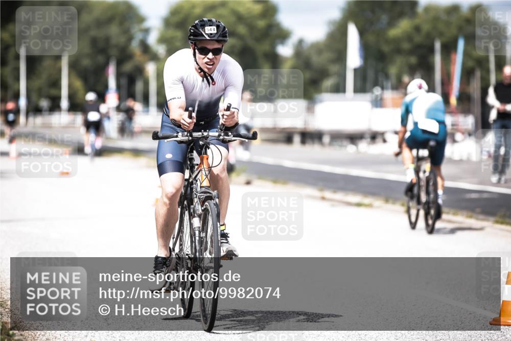 16.08.2026 - KN Förde Triathlon 2026 H.Heesch http://msf.ph/oto/9982074 16.08.2026 12:53:00 Radfahren 502, 535, 538, 548, 587, 733 meine-sportfotos.de