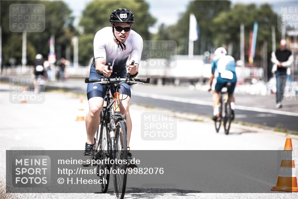16.08.2026 - KN Förde Triathlon 2026 H.Heesch http://msf.ph/oto/9982076 16.08.2026 12:53:00 Radfahren 502, 535, 538, 548, 587, 733 meine-sportfotos.de