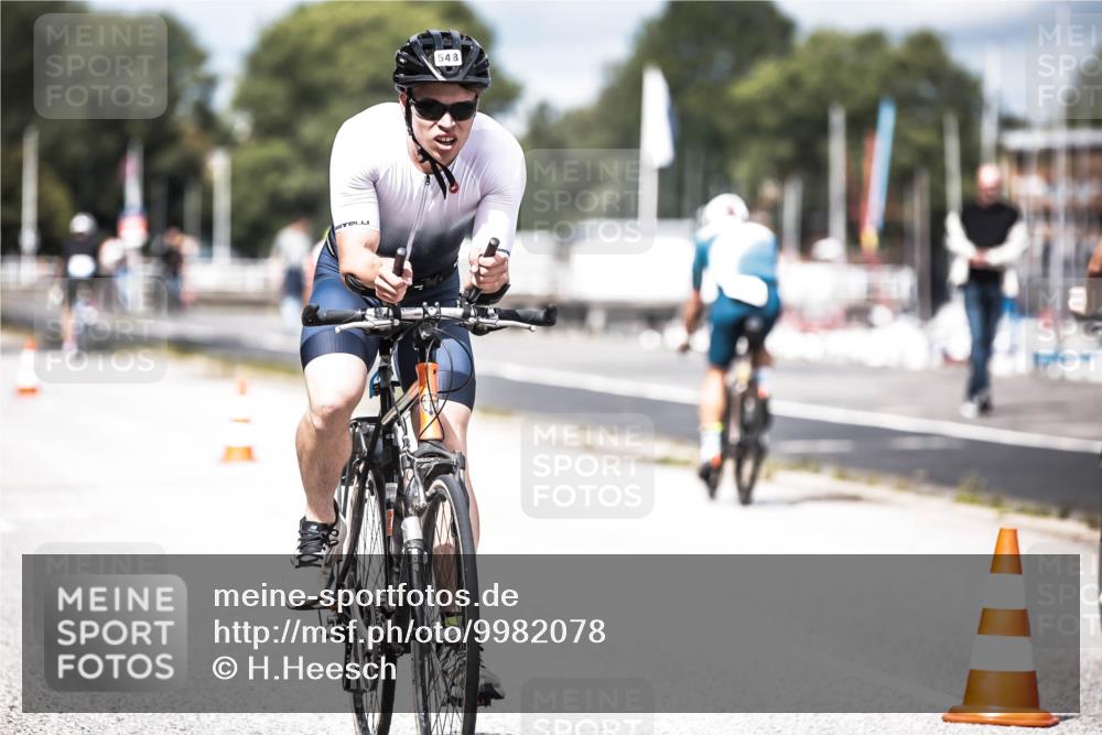 16.08.2026 - KN Förde Triathlon 2026 H.Heesch http://msf.ph/oto/9982078 16.08.2026 12:53:00 Radfahren 502, 535, 538, 548, 587, 733 meine-sportfotos.de