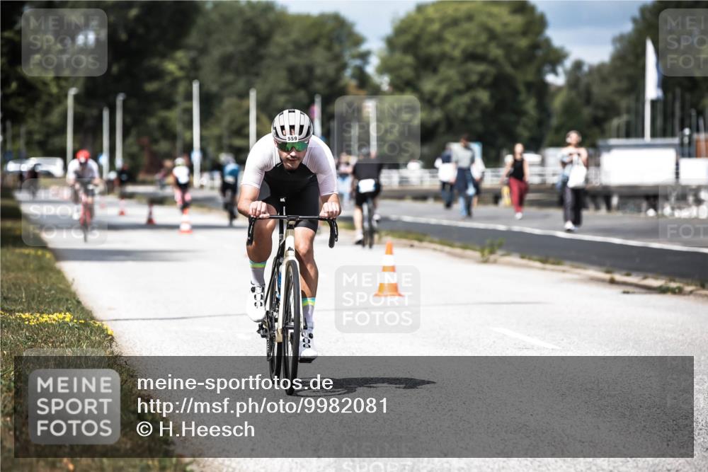 16.08.2026 - KN Förde Triathlon 2026 H.Heesch http://msf.ph/oto/9982081 16.08.2026 12:53:06 Radfahren 502, 535, 559, 587, 701, 733 meine-sportfotos.de