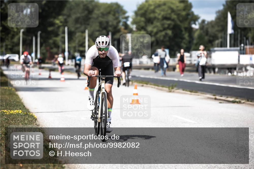 16.08.2026 - KN Förde Triathlon 2026 H.Heesch http://msf.ph/oto/9982082 16.08.2026 12:53:06 Radfahren 502, 535, 559, 587, 701, 733 meine-sportfotos.de