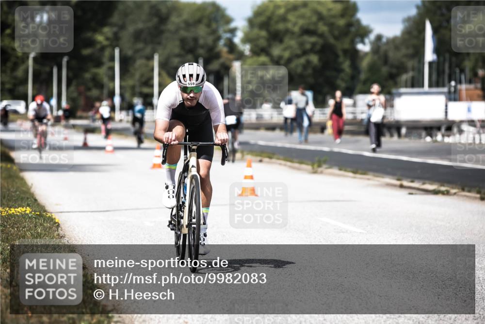 16.08.2026 - KN Förde Triathlon 2026 H.Heesch http://msf.ph/oto/9982083 16.08.2026 12:53:06 Radfahren 502, 535, 559, 587, 701, 733 meine-sportfotos.de