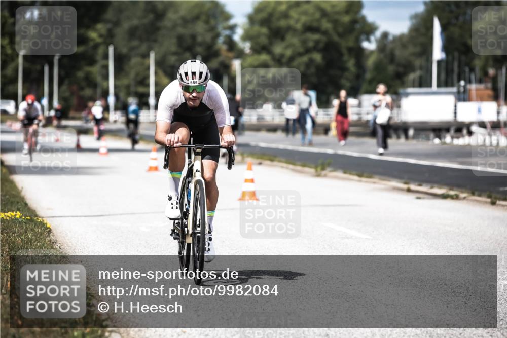 16.08.2026 - KN Förde Triathlon 2026 H.Heesch http://msf.ph/oto/9982084 16.08.2026 12:53:06 Radfahren 502, 535, 559, 587, 701, 733 meine-sportfotos.de