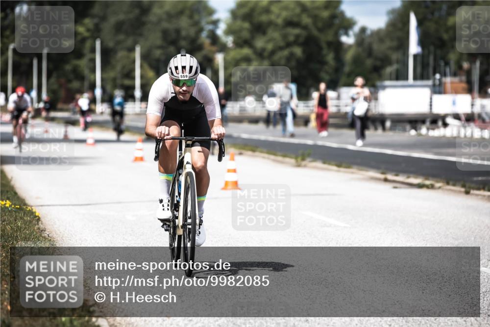 16.08.2026 - KN Förde Triathlon 2026 H.Heesch http://msf.ph/oto/9982085 16.08.2026 12:53:06 Radfahren 502, 535, 559, 587, 701, 733 meine-sportfotos.de