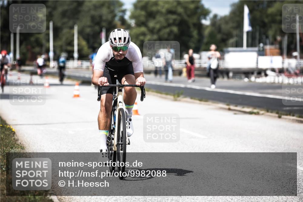 16.08.2026 - KN Förde Triathlon 2026 H.Heesch http://msf.ph/oto/9982088 16.08.2026 12:53:06 Radfahren 502, 535, 559, 587, 701, 733 meine-sportfotos.de