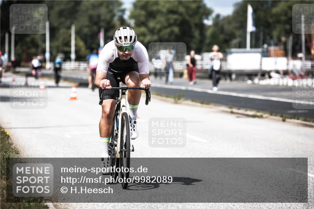 16.08.2026 - KN Förde Triathlon 2026 H.Heesch http://msf.ph/oto/9982089 16.08.2026 12:53:06 Radfahren 502, 535, 559, 587, 701, 733 meine-sportfotos.de