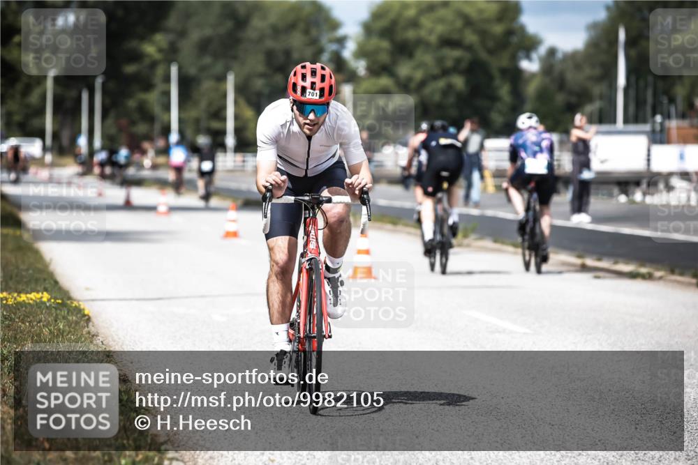 16.08.2026 - KN Förde Triathlon 2026 H.Heesch http://msf.ph/oto/9982105 16.08.2026 12:53:11 Radfahren 561, 701 meine-sportfotos.de