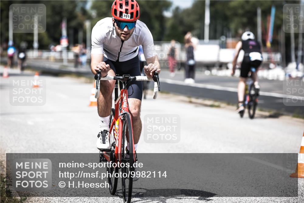 16.08.2026 - KN Förde Triathlon 2026 H.Heesch http://msf.ph/oto/9982114 16.08.2026 12:53:11 Radfahren 561, 701 meine-sportfotos.de