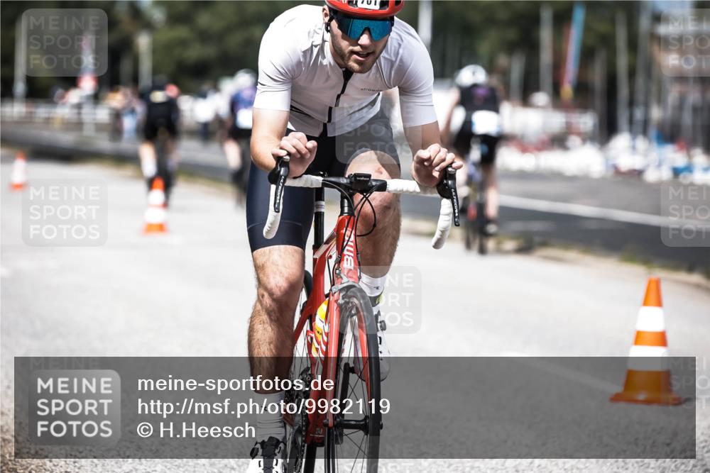 16.08.2026 - KN Förde Triathlon 2026 H.Heesch http://msf.ph/oto/9982119 16.08.2026 12:53:11 Radfahren 561, 701 meine-sportfotos.de