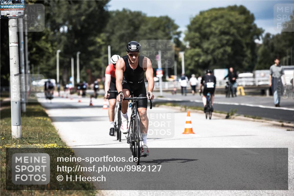 16.08.2026 - KN Förde Triathlon 2026 H.Heesch http://msf.ph/oto/9982127 16.08.2026 12:53:23 Radfahren 517, 556, 569, 588, 719 meine-sportfotos.de