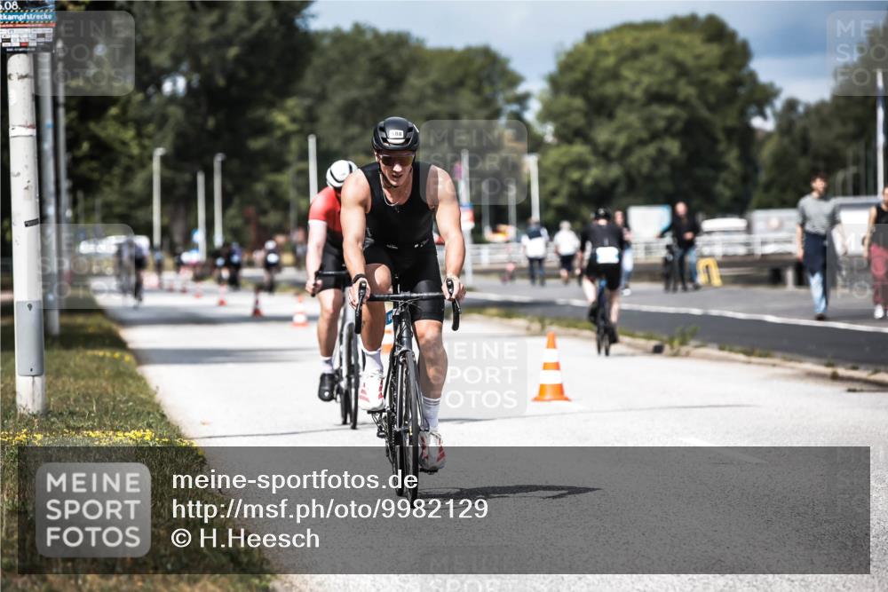 16.08.2026 - KN Förde Triathlon 2026 H.Heesch http://msf.ph/oto/9982129 16.08.2026 12:53:23 Radfahren 517, 556, 569, 588, 719 meine-sportfotos.de