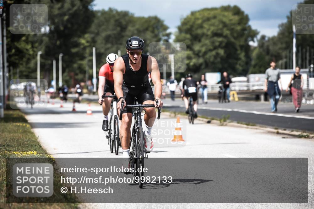 16.08.2026 - KN Förde Triathlon 2026 H.Heesch http://msf.ph/oto/9982133 16.08.2026 12:53:24 Radfahren 517, 556, 569, 588, 719 meine-sportfotos.de