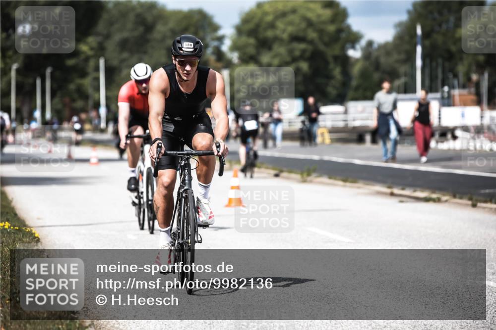16.08.2026 - KN Förde Triathlon 2026 H.Heesch http://msf.ph/oto/9982136 16.08.2026 12:53:24 Radfahren 517, 556, 569, 588, 719 meine-sportfotos.de