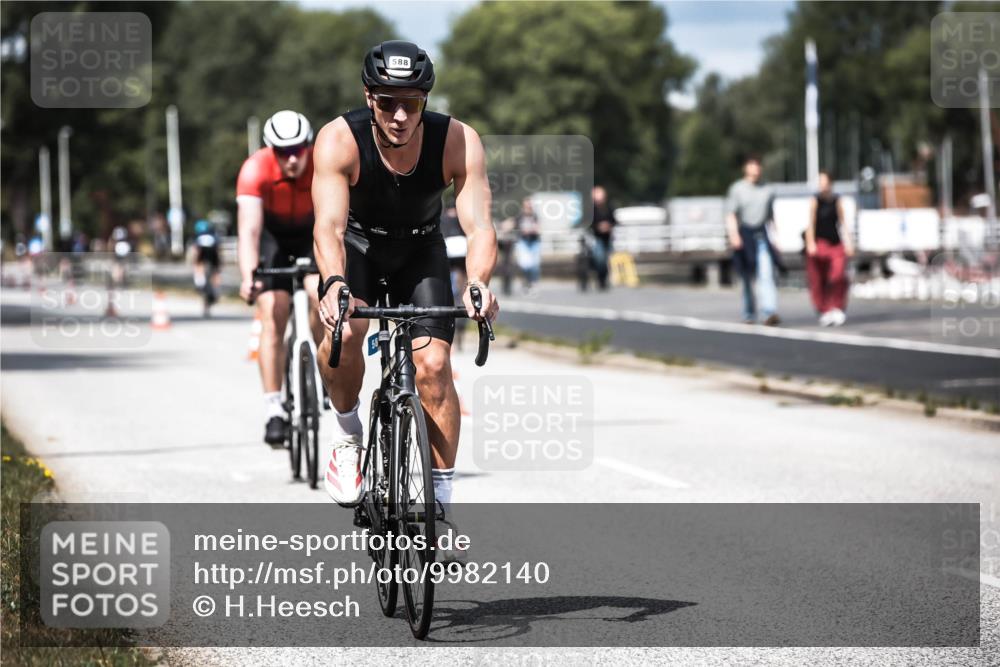 16.08.2026 - KN Förde Triathlon 2026 H.Heesch http://msf.ph/oto/9982140 16.08.2026 12:53:24 Radfahren 517, 556, 569, 588, 719 meine-sportfotos.de