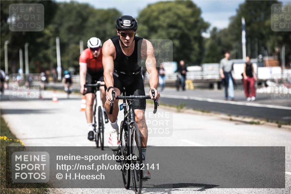 16.08.2026 - KN Förde Triathlon 2026 H.Heesch http://msf.ph/oto/9982141 16.08.2026 12:53:24 Radfahren 517, 556, 569, 588, 719 meine-sportfotos.de