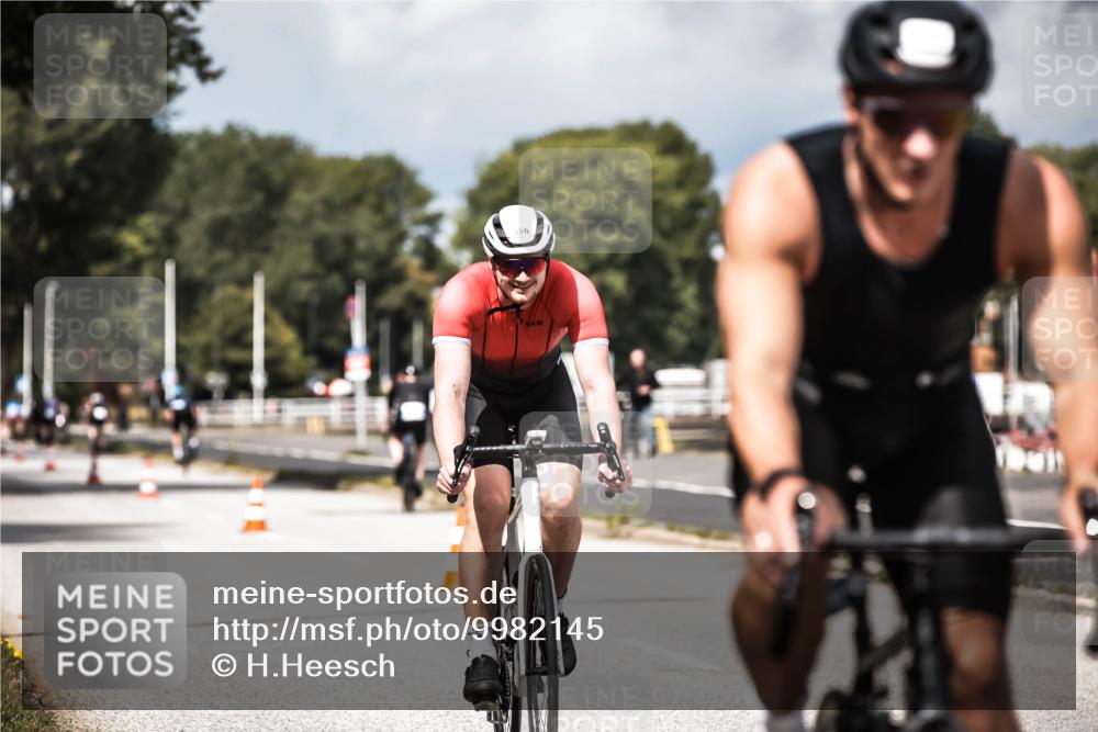 16.08.2026 - KN Förde Triathlon 2026 H.Heesch http://msf.ph/oto/9982145 16.08.2026 12:53:25 Radfahren 517, 556, 569, 588, 719 meine-sportfotos.de